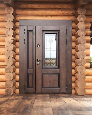 Полуторная дверь в бревенчатом доме